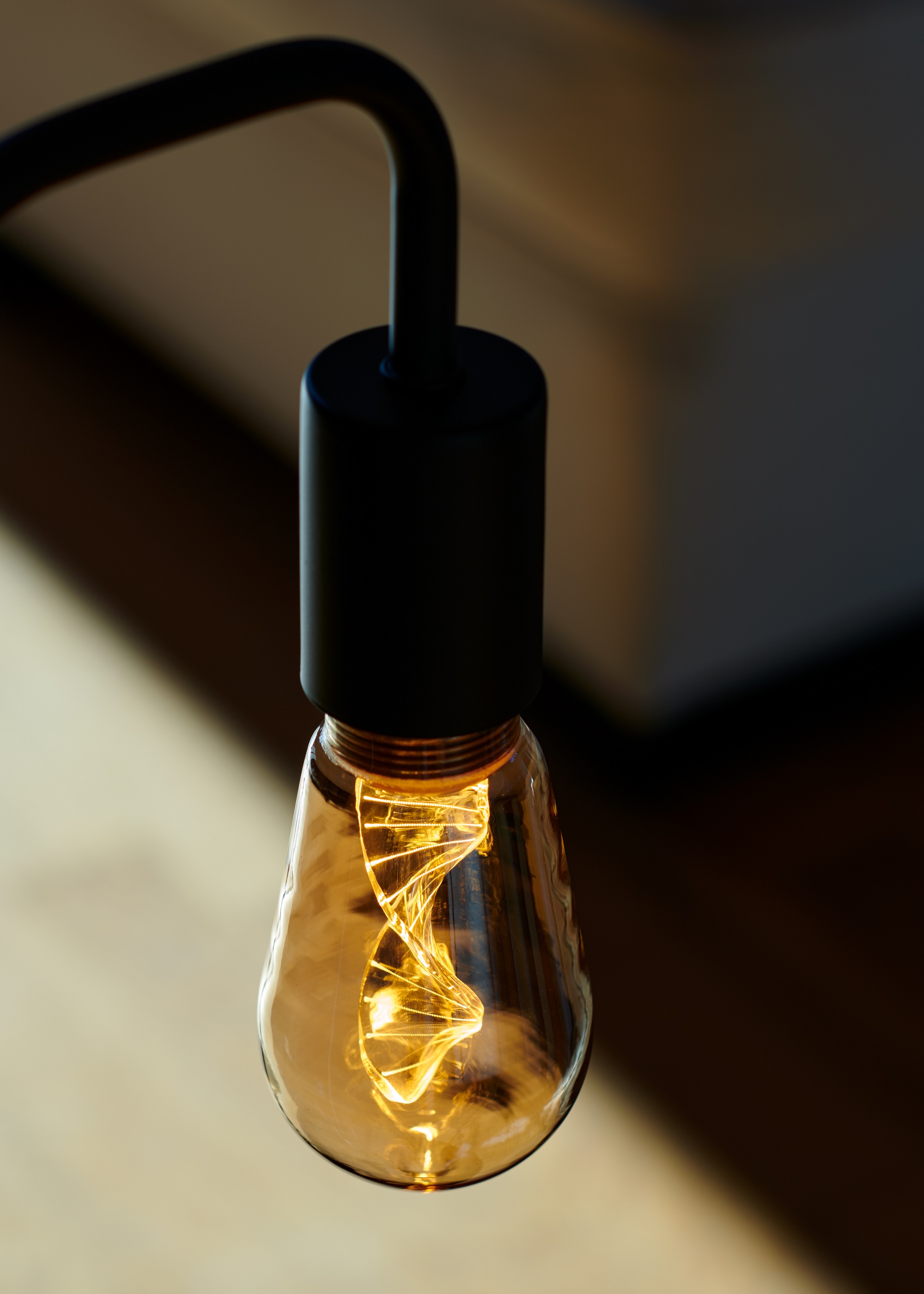 Spiraled Glow ST64 e27 dim 3.5W 120LM 818 goud