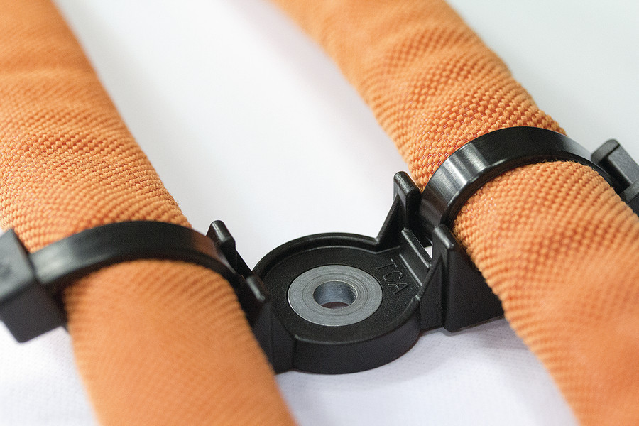 HellermannTyton DHDM-Series Schroefzadel M6 met dubbele bundelband 369x7,7 HS-zwart zak 50 ST.