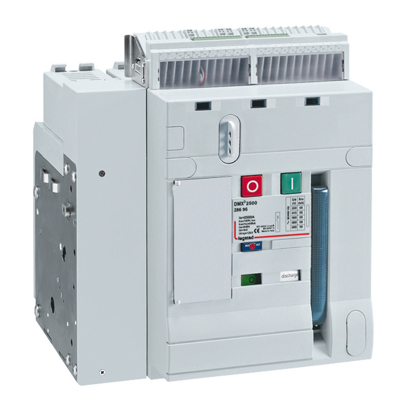 Legrand Air Circuit Breaker DMX3-I 4000 lastscheider 4P 3200a vast gemonteerd.