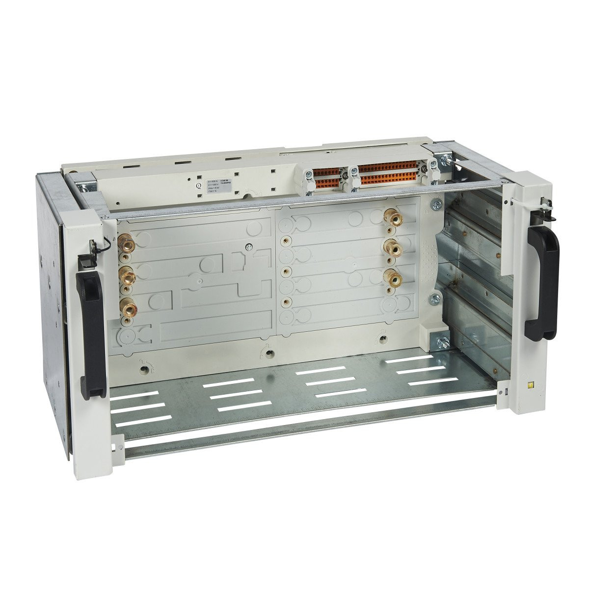 Legrand Basis is 333 WWW 3P DPX630 met aardlekbeveiliging