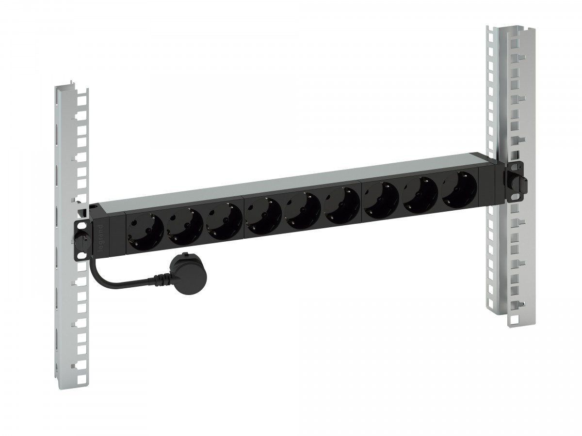Legrand Pdu 19" met 3MTR snoer ra/pa stekker 9X ra-type F output