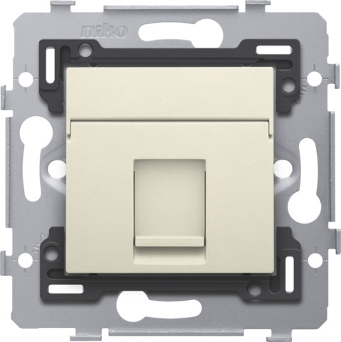 Niko Switches & Sockets 1 RJ45-aansluiting STP cat. 5e, vlakke uitvoering, incl. sokkel 71 X 7