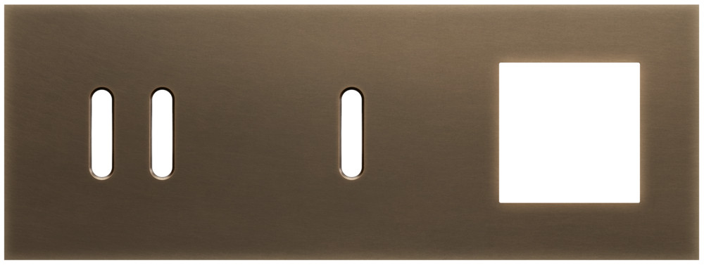 Niko Switches & Sockets Drievoudige Afdekplaat, horizontaal 71 MM centerafstand,voor een tweev