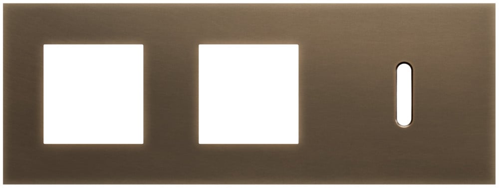 Niko Switches & Sockets Drievoudige Afdekplaat, horizontaal 71 MM centerafstand,voor twee 45 X