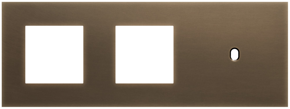 Niko Switches & Sockets Drievoudige Afdekplaat, horizontaal 71 MM centerafstand,voor twee 45 X