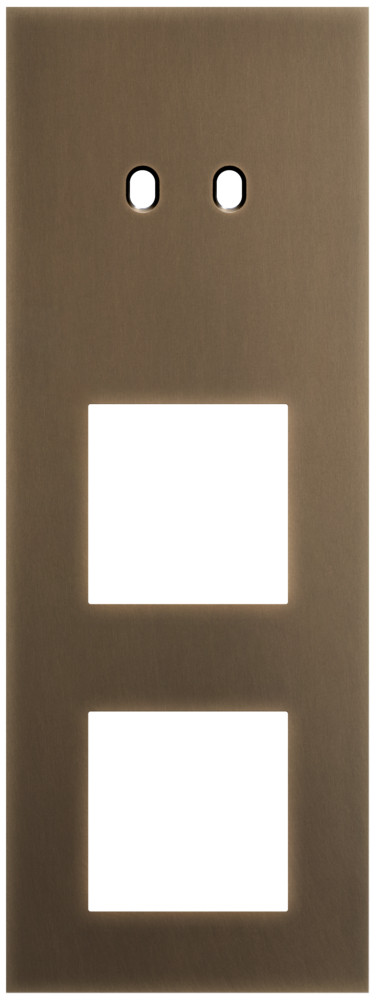 Niko Switches & Sockets Drievoudige Afdekplaat, verticaal 71 MM centerafstand, voor een tweevo