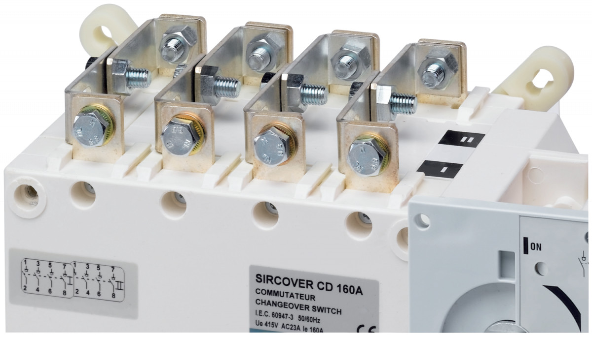 Socomec MANUAL CHANGEOVER SWITCH 2P Overbrug.baar 200-250a